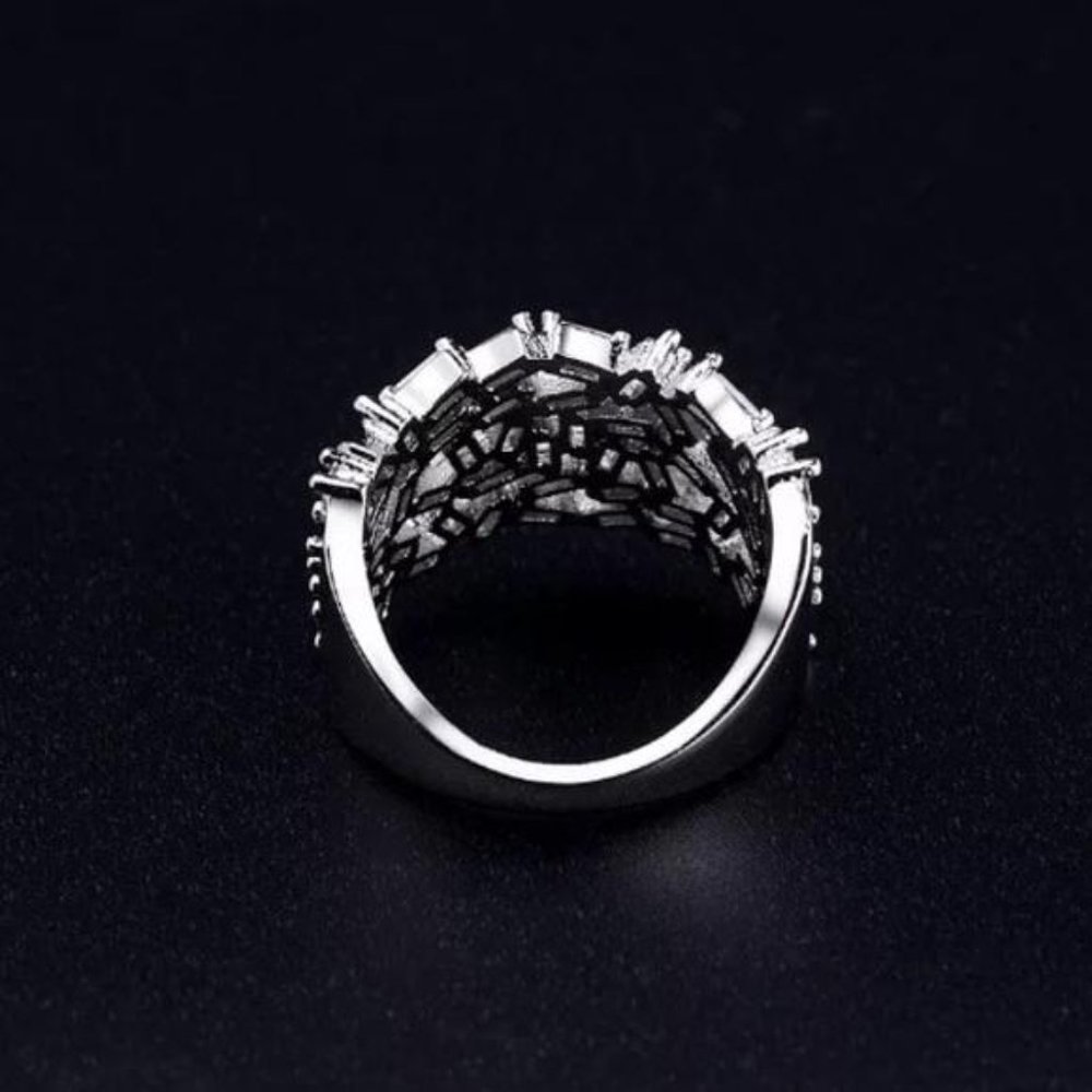 BAGUETTE 925 STERLING SILVER DIAMOND ETERNITY RING, CUTE RING, SHINY RING. - Picture 5 of 5